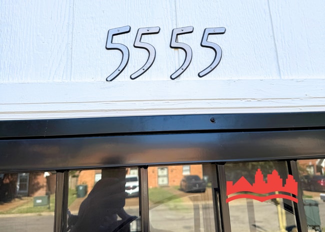 5555 Blossom Ln in Memphis, TN - Building Photo - Building Photo