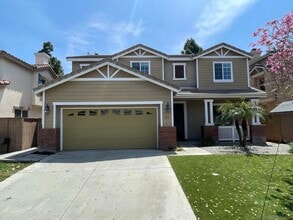 348 Monte Vista Way in Oceanside, CA - Building Photo - Building Photo