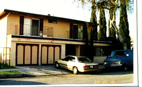 6343 Albany St in Huntington Park, CA - Building Photo