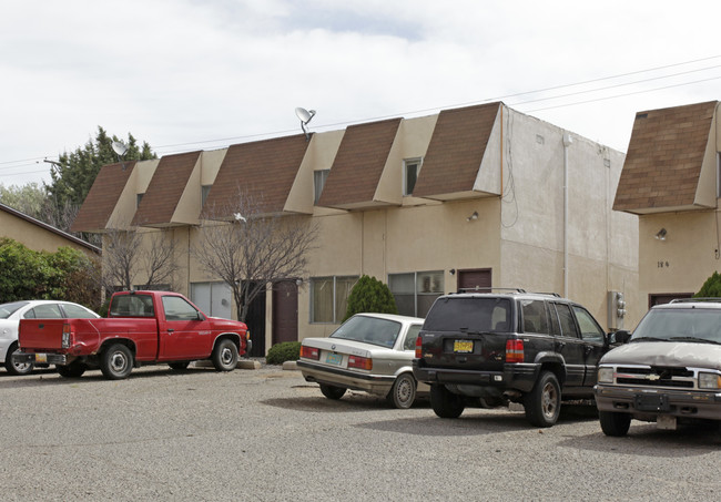 180-188 NE Monte Largo NE in Albuquerque, NM - Building Photo - Building Photo