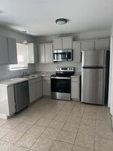 1232 Allen Rd-Unit -B in Greenville, NC - Foto de edificio - Building Photo