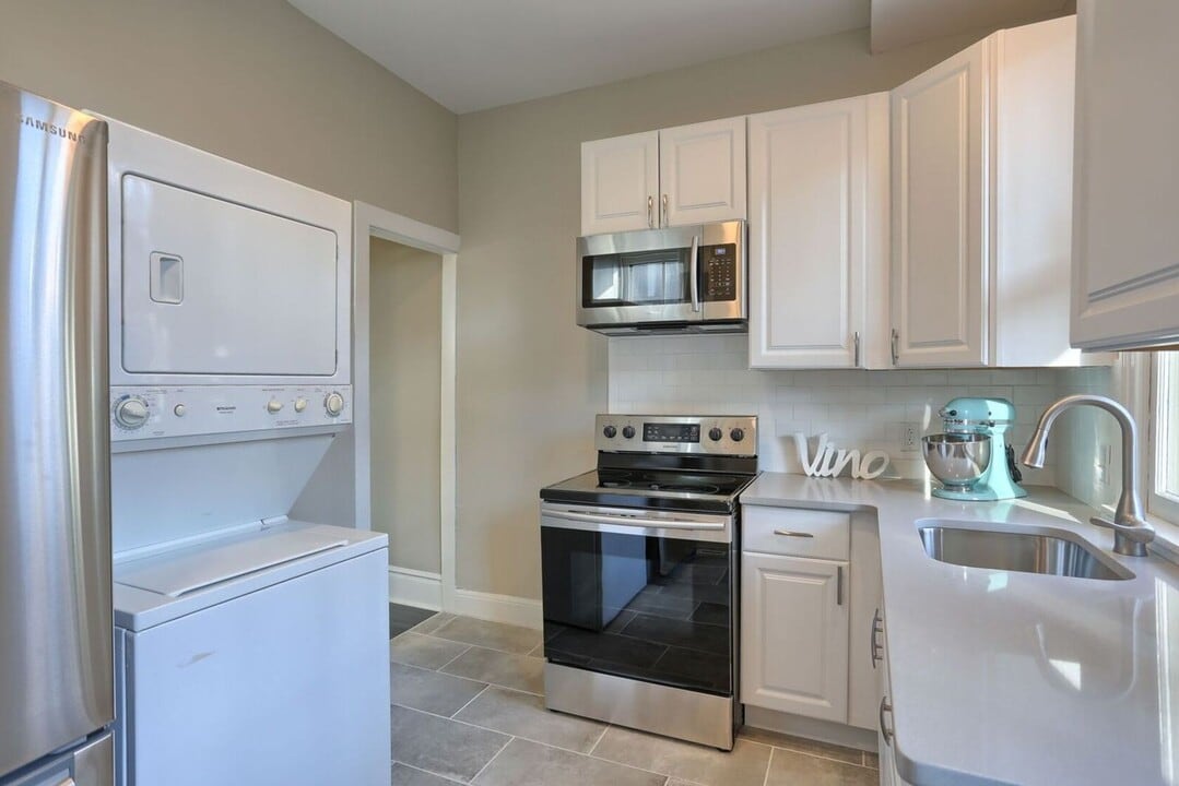1715 Penn St in Harrisburg, PA - Building Photo