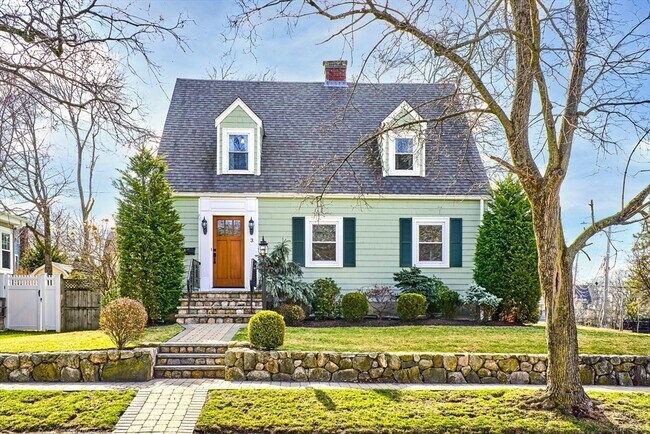 3 Laird Rd in Medford, MA - Building Photo - Building Photo