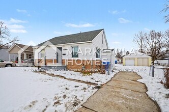 12444 Sarsfield Ave in Warren, MI - Building Photo - Building Photo