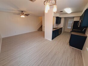 6703 Hill Oaks Dr in Austin, TX - Building Photo - Building Photo