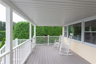 5 Sherri Ln in Middletown, RI - Building Photo - Building Photo