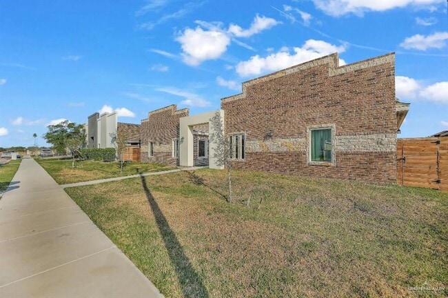 2713 Primrose Ave in Edinburg, TX - Building Photo - Building Photo