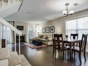 3321 Oak Grove Ave in Dallas, TX - Building Photo - Building Photo