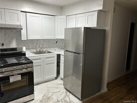 3627 Marolla Pl in Bronx, NY - Building Photo
