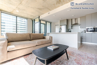 3030 Potomac Ave, Unit FL3-ID1027 in Arlington, VA - Foto de edificio - Building Photo