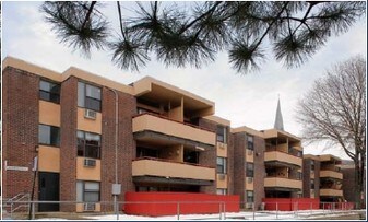 Sycamore Village in Lawrence, MA - Building Photo