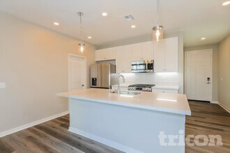 31669 Rosetta St in Menifee, CA - Foto de edificio - Building Photo