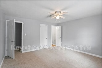 2319 Jamestown Ave in Hampton, VA - Building Photo - Building Photo