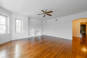 7831 S Kingston Ave in Chicago, IL - Building Photo - Building Photo