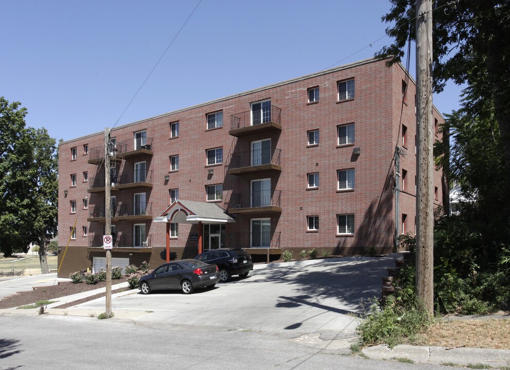 The Park Terrace in Omaha, NE - Building Photo
