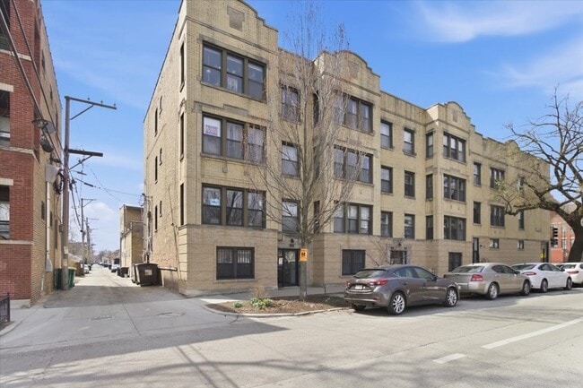 property at 3147 W Wellington Ave