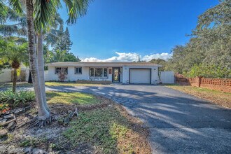 949 NE 26th Ave in Pompano Beach, FL - Building Photo - Building Photo