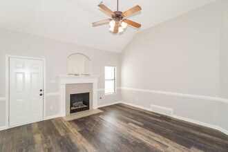 300 Garden Springs Dr in Oakland, TN - Building Photo - Building Photo