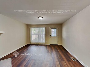 1811 S Quebec Way in Denver, CO - Building Photo - Building Photo