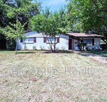 3629 Venice Dr in Fort Worth, TX - Building Photo