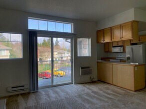 14720 SW Sandhill Loop in Beaverton, OR - Foto de edificio - Building Photo