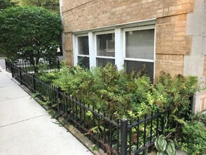 2106 W Thomas St, Unit 3 in Chicago, IL - Building Photo - Building Photo