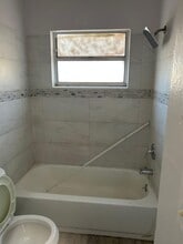 8209 N 17th St in Tampa, FL - Building Photo - Building Photo