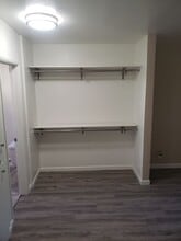 6939 Hazeltine Ave, Unit F202 in Los Angeles, CA - Foto de edificio - Building Photo