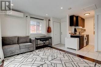 205 Liverpool St in Guelph, ON - Building Photo - Building Photo