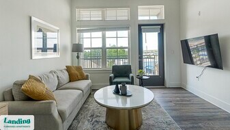 1900 Olevia St, Unit 406 in Jacksonville, FL - Building Photo