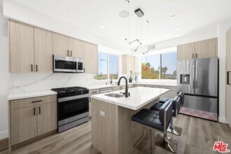 1959 1st St in Los Angeles, CA - Building Photo - Building Photo