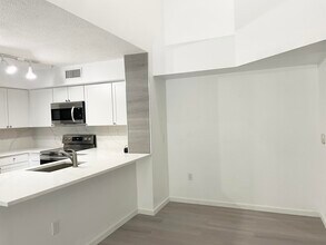 7832 Sonoma Springs Cir in Greenacres, FL - Building Photo - Building Photo