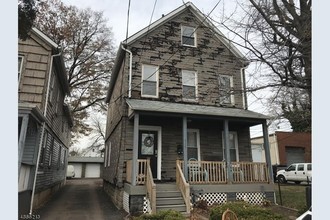 836-842 Spring St in Elizabeth, NJ - Building Photo - Building Photo