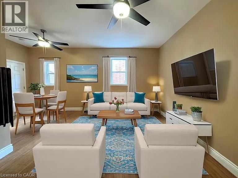 221 Ahrens St W in Kitchener, ON - Building Photo