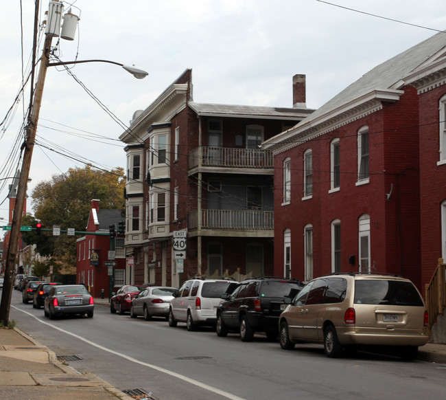 101-105 E Washington St in Hagerstown, MD - Building Photo - Building Photo