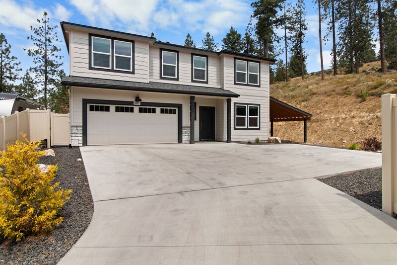 12413 E Dickens Ln in Spokane, WA - Building Photo