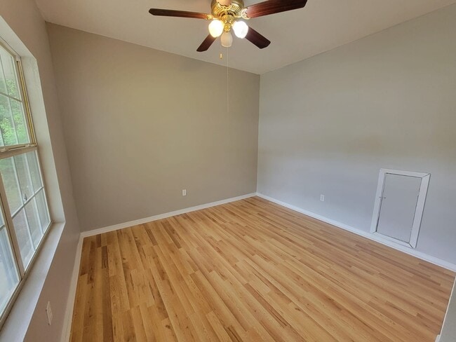 6095 E Lamar St in Bay St. Louis, MS - Building Photo - Building Photo
