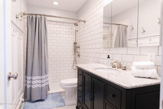 11 Beach St in Sea Bright, NJ - Building Photo - Building Photo