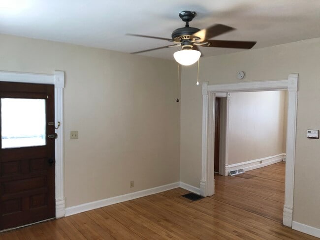 24 W 12th Ave, Unit 24 12th in Oshkosh, WI - Building Photo - Building Photo