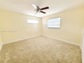 511 SW 15th St-Unit -B in Fort Lauderdale, FL - Building Photo - Building Photo