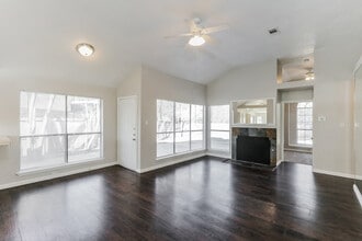 1331 Glencliff Ct in Dallas, TX - Building Photo - Building Photo