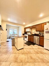 716 E 6th St, Unit 1 in Boston, MA - Building Photo - Building Photo