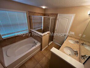 858 Glendale Ln in Orange Park, FL - Building Photo - Building Photo