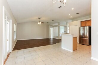 2392 Watermill Dr in Orange Park, FL - Foto de edificio - Building Photo