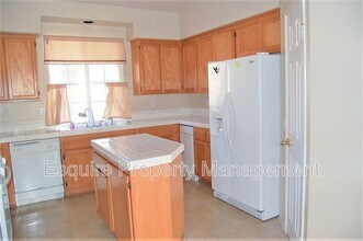 1080 Avenida Classica in Oxnard, CA - Building Photo - Building Photo