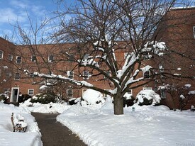 330 Broadway in Tarrytown, NY - Building Photo