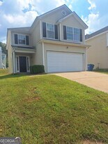 5646 One Lake Way in College Park, GA - Building Photo