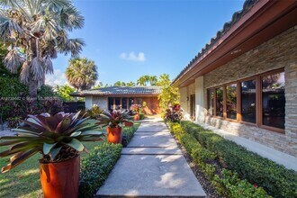 2425 Barcelona Dr in Fort Lauderdale, FL - Building Photo - Building Photo