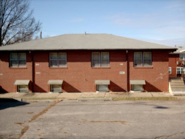 6918-6920 S 39th St in Bellevue, NE - Foto de edificio - Building Photo