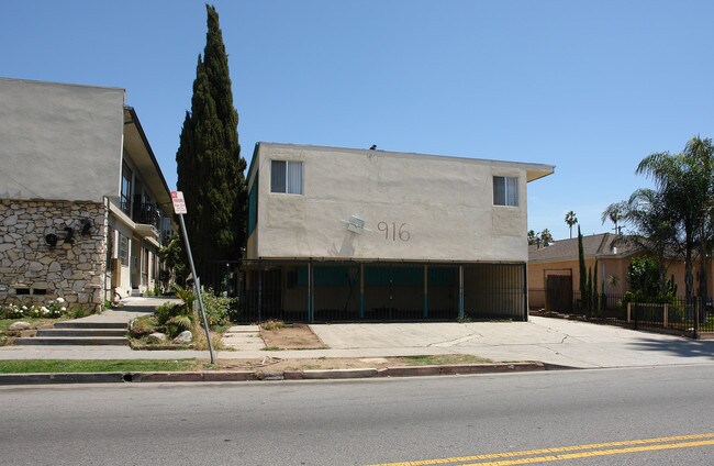 916 N Normandie Ave in Los Angeles, CA - Building Photo - Building Photo